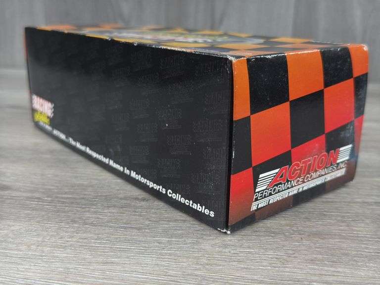 Jeff Gordon #24 DuPont 1997 Monte Carlo Stock Car Bank, 1/24, Limited Edition, 1 Of 3,500, Racing Collectables Club Of America