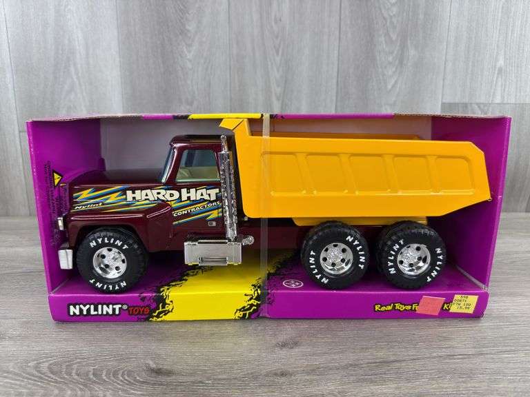 Hard Hat Contractors Dump Truck, Nylint Toys, 16” Long