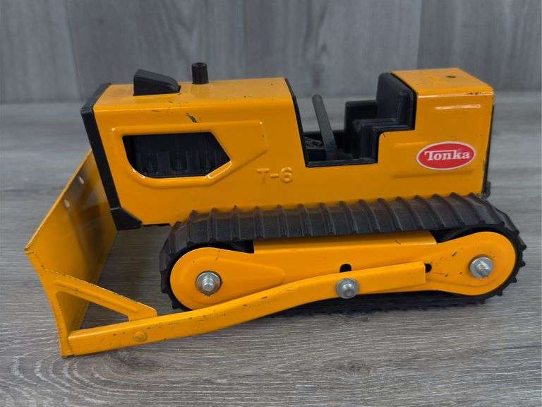 Tonka T-6 Dozer, 9” Long