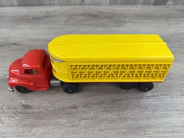 Hubley Cattle Truck, 12 1/2” Long, Original Box-Missing End Flaps