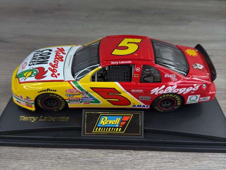 Terry Labonte #5 Kellogg’s Monte Carlo Stock Car, 1/24, Certificate Of Authenticity, 1 Of 4,020, Revell Collection