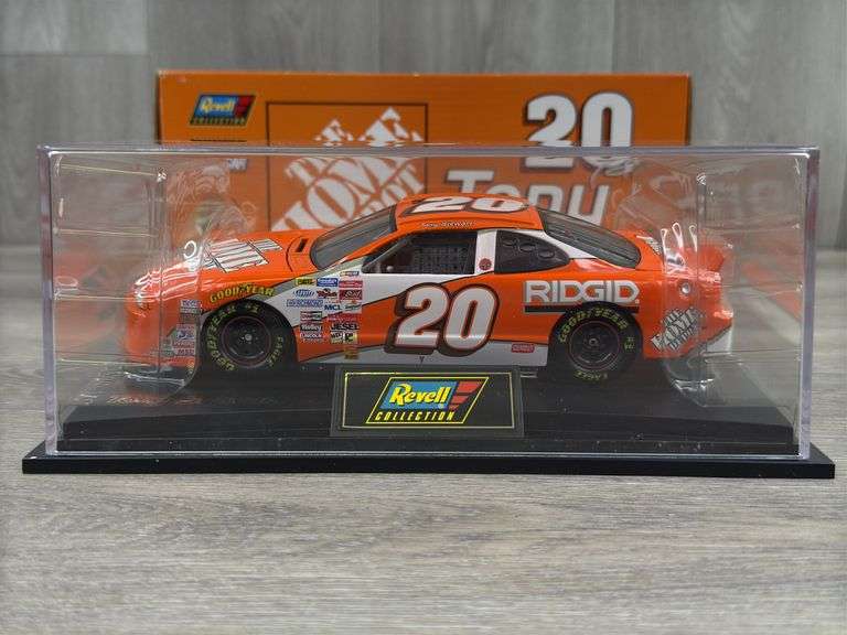 Tony Stewart #20 Home Depot 1999 Pontiac Grand Prix Stock Car, 1/24, Certificate Of Authenticity, 1 Of 3,120, Revell Collection