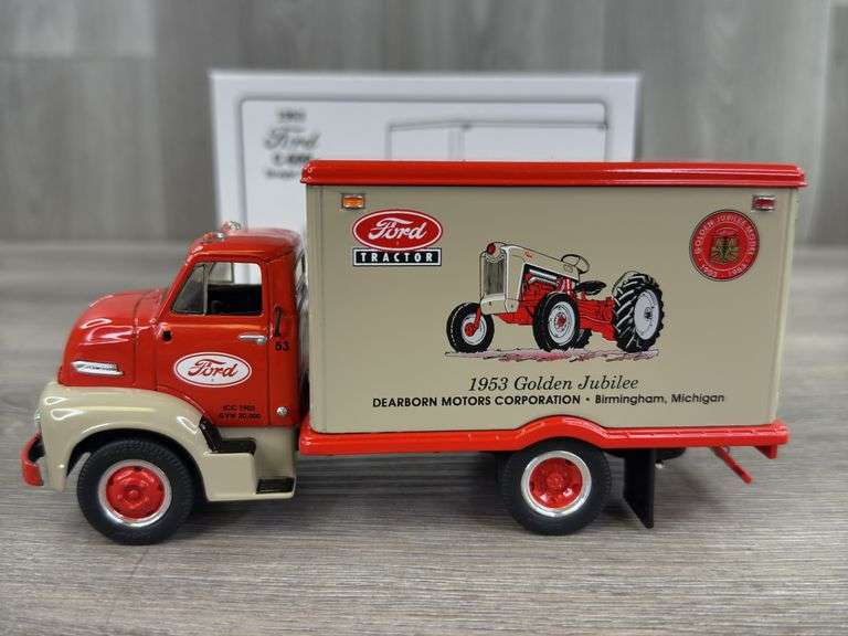 1953 Ford C-600 Golden Jubilee Straight Truck, 1/34