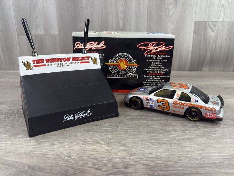 Dale Earnhardt Sr. #3 Goodwrench Service Stock Car On Base Bank Display, 1/24, 1995 Limited Edition, Action