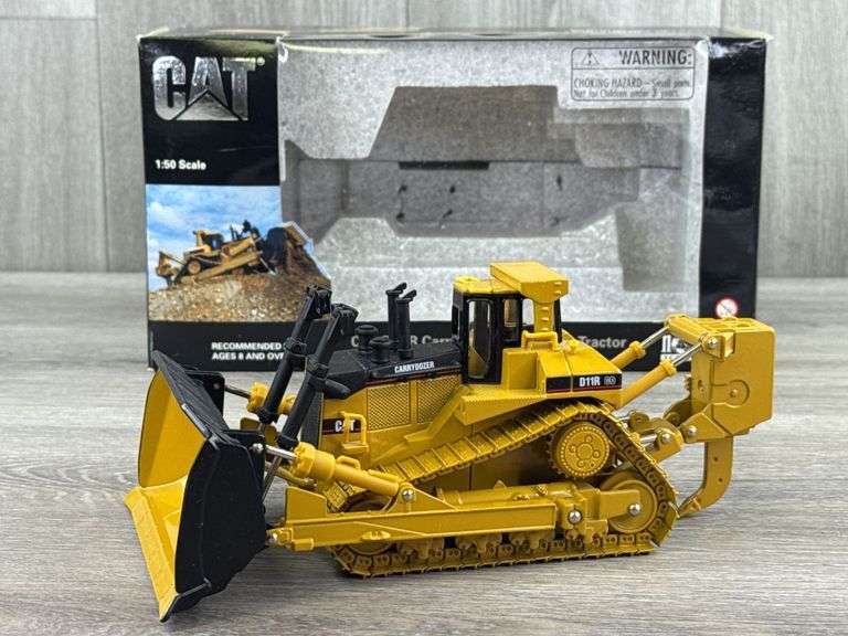 Caterpillar D11R Carrydozer Track-Type Tractor, 1/50