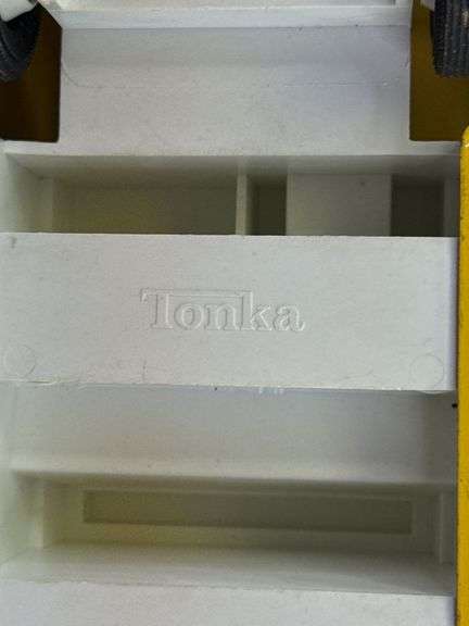 Tonka Jeep Wagoneer, 9 1/4” Long