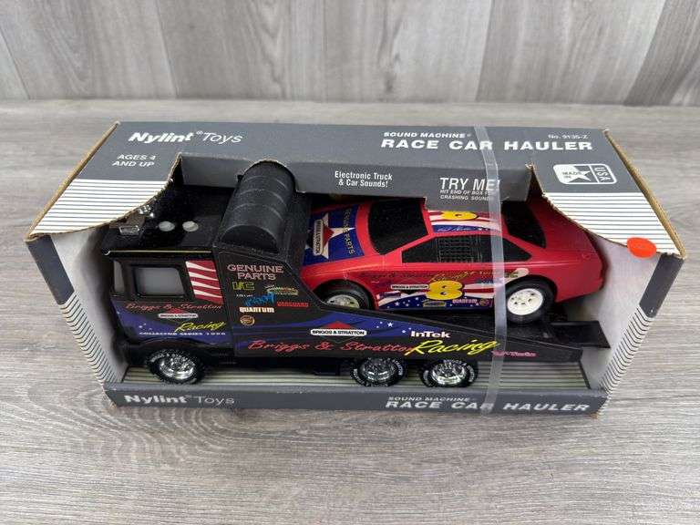 Briggs & Stratton #8 Sound Machine Race Car Hauler, 11 1/2”