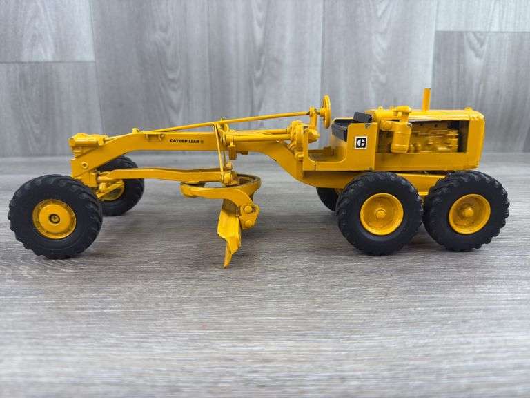 Caterpillar Motor Grader, 13” Long, Ertl
