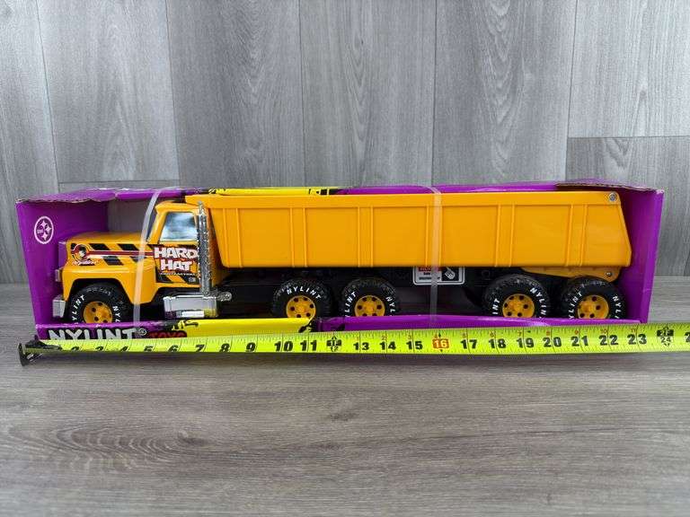 Hard Hat Contractors Gravel Hauler, 23 1/2” Long, Nylint Toys
