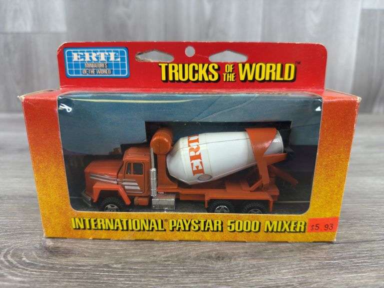 International Paystar 5000 Mixer, 1/64, Ertl, Trucks & Miniatures Of The World