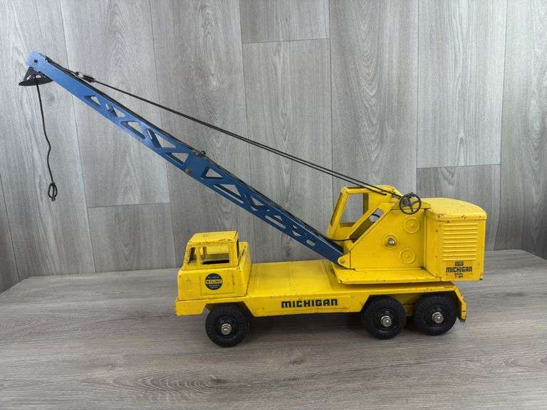 Clark Equipment Michigan T-24 Shovel Crane, 17 1/2” Long