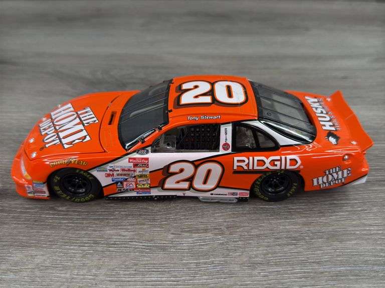 Tony Stewart #20 Home Depot 200 Pontiac Grand Prix Stock Car Bank, 1/24, Limited Edition, #1036/7500, Action