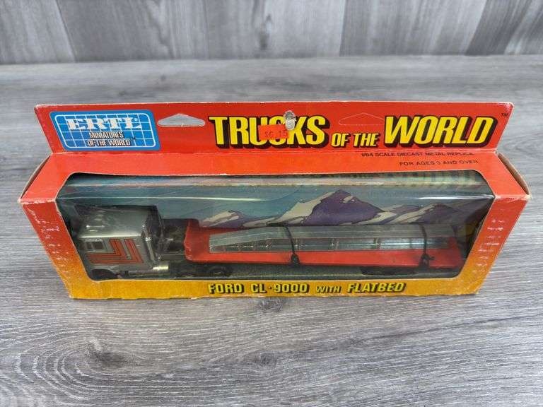 Ford CL-9000 W/Flatbed, 1/64, Ertl, Trucks & Miniatures Of The World