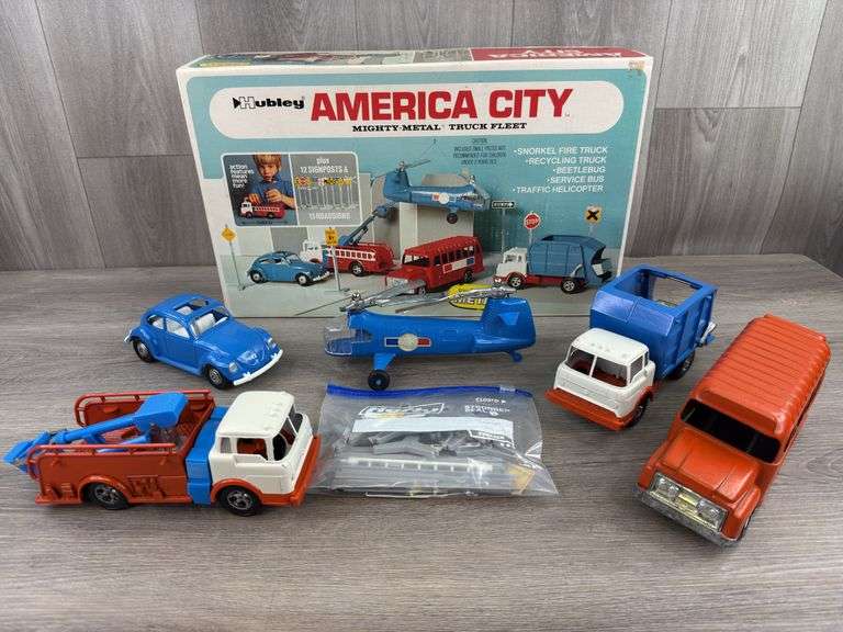 Hubley America City Mighty-Metal Truck Fleet, Original Box
