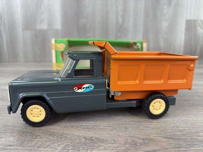 Structo Z-z-zound Dump Truck, 9” Long, #125