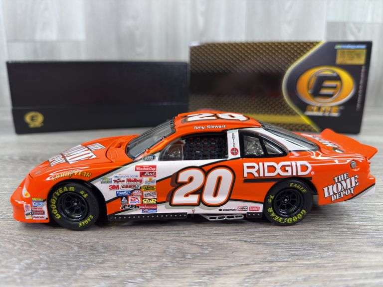 Tony Stewart #20 Home Depot 2000 Pontiac Grand Prix Elite Stock Car, 1/24, #1827/5000, Action Elite