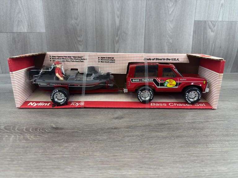 Bass Pro Shop Bass Chaser Set, 16” Long, Nylint Toys