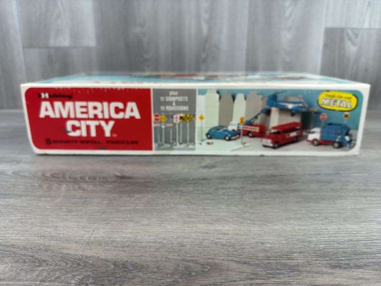 Hubley America City Mighty-Metal Truck Fleet, Original Box
