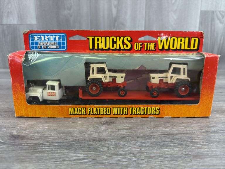 Mack Case Flatbed W/Tractors, 1/64, Ertl, Trucks & Miniatures Of The World
