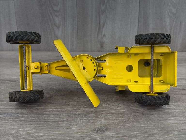 Tonka Road Grader, 11” Long