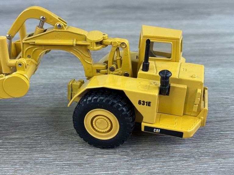 Caterpillar 631E Wheel Tractor Scraper, 1/50, Ertl