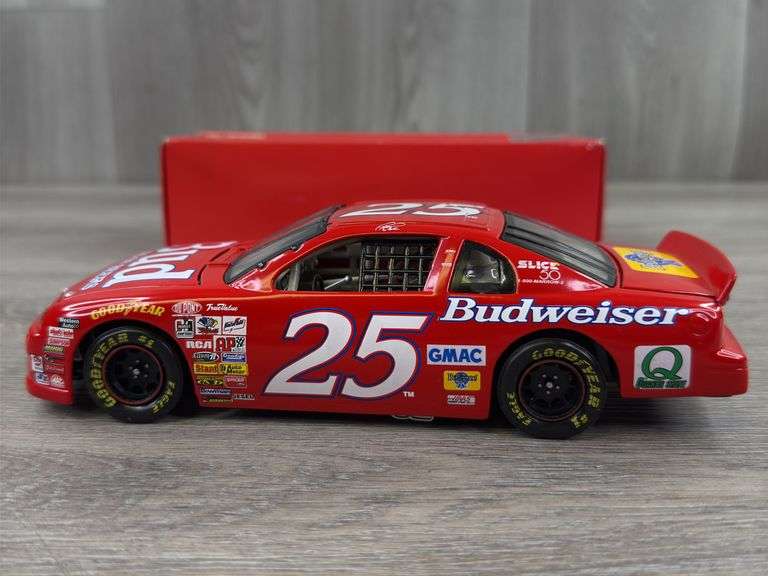 Ken Schrader #25 Budweiser Monte Carlo Stock Car, 1/24, 1 Of 5,004, Action
