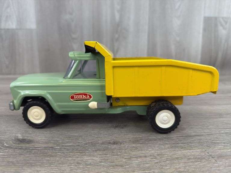 Tonka Jeep Dump Truck, 9 1/2” Long