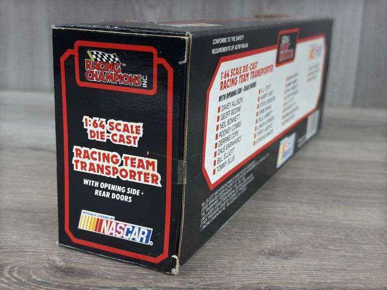 STP Richard Petty Racing Team Transporter, 1/64