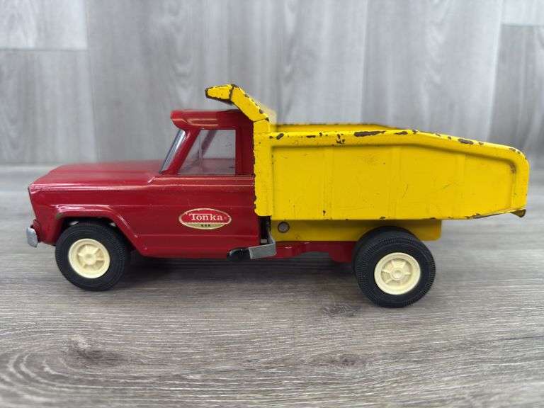 Tonka Jeep Dump Truck, 9 3/4” Long