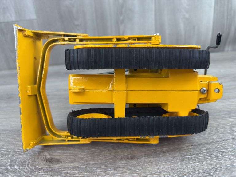 John Deere 450 Crawler W/Blade & Winch, 1/16, Ertl