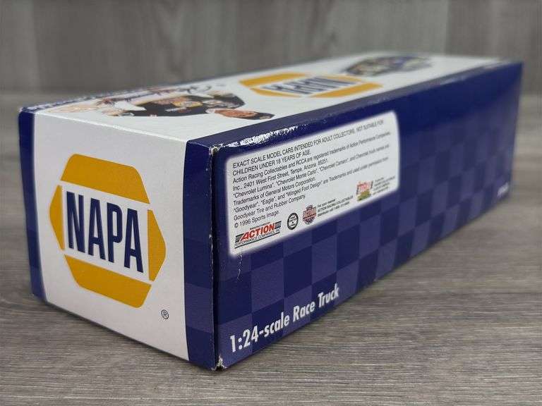 Ron Hornaday Jr. #16 NAPA Chevy Race Truck, 1/24, Limited Edition, Action
