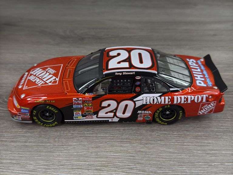 Tony Stewart #20 Home Depot/2002 Winston Cup Championship 2002 Grand Prix Stock Car, 1/24, Limited Edition, Action 10th Anniversary