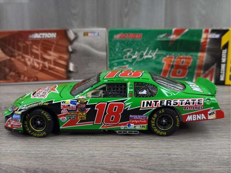 Bobby Labonte #18 Interstate Batteries/NEXTEL Inaugural Season 2004 Monte Carlo Stock Car, 1/24, Limited Edition, #415/2004, Action, Dealer Exclusive