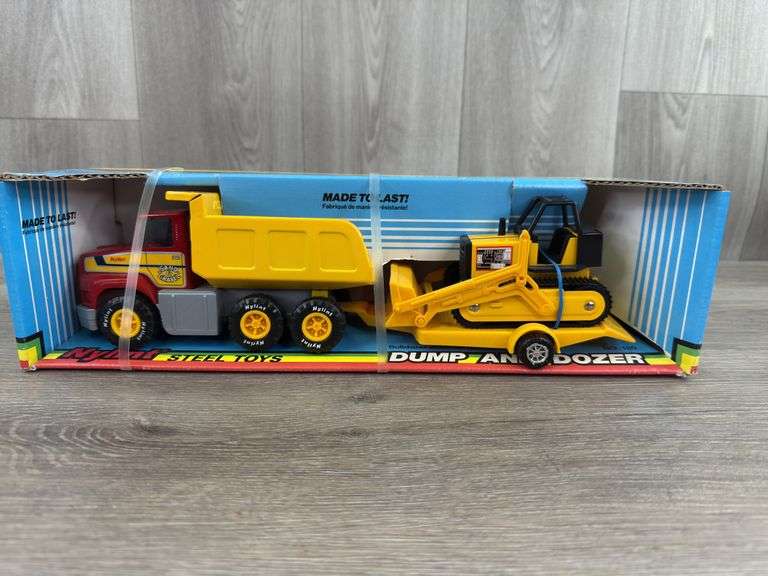 Nylint Sand & Gravel Dump & Dozer, 14 1/2” Long