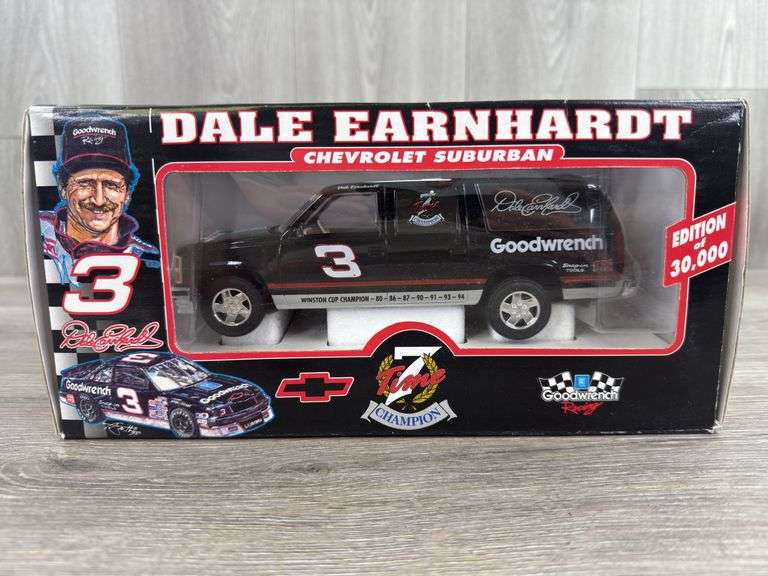 Dale Earnhardt Sr. Goodwrench Racing #3 Suburban, 1/25, 1 Of 30,000, Brookfield Collectors Guild