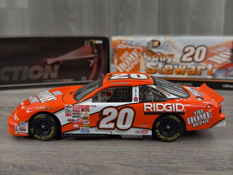 Tony Stewart #20 Home Depot 2001 Grand Prix Clear Window Bank, 1/24, Limited Edition, #759/3600, Action