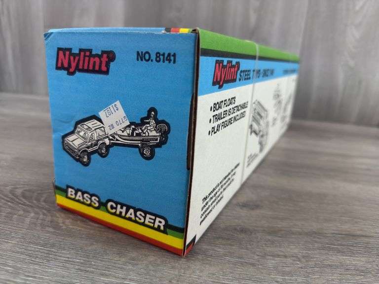 Nylint Tournament Champions Bass Chaser, 15 1/2” Long