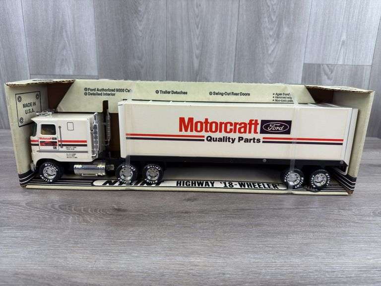 Ford 9000 Motorcraft Highway 18-Wheeler, 21” Long