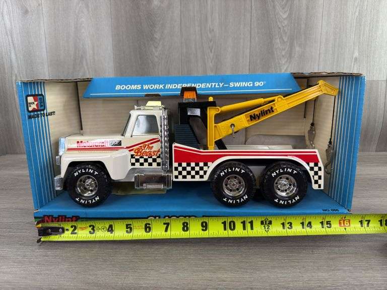 Ford Motorcraft The Beast Twin Boom Wrecker, 16” Long