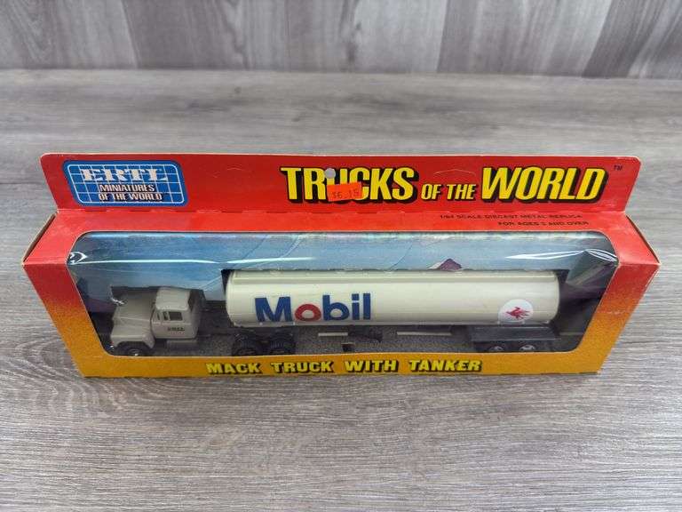 Mack Mobil Truck & Tanker, 1/64, Ertl, Trucks & Miniatures Of The World