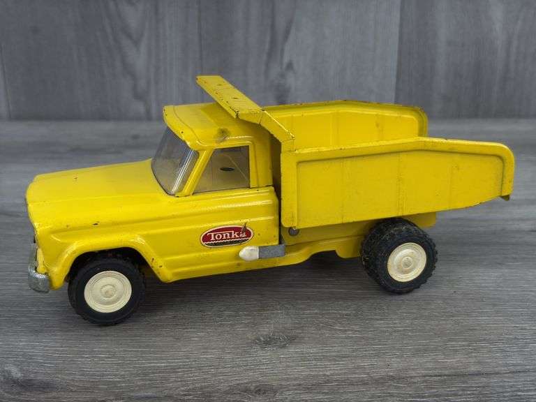 Tonka Jeep Dump Truck, 9 1/2” Long