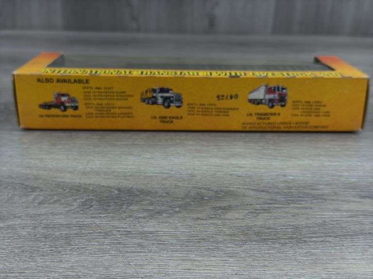 International Transtar II W/Livestock Van, 1/64, Ertl