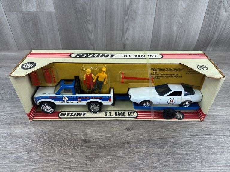 G.T. Racing Race Team Set, 17” Long, Nylint