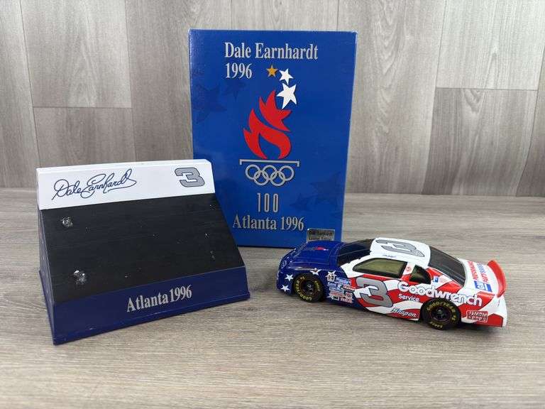Dale Earnhardt Sr. #3 Goodwrench Stock Car On Bank Base, 1/24, Action, Limited Edition, 100 Atlanta 1996
