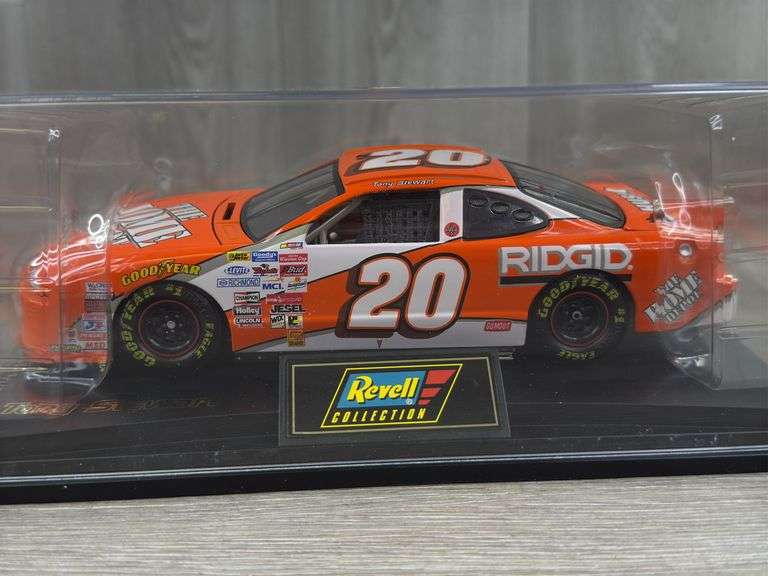 Tony Stewart #20 Home Depot 1999 Pontiac Grand Prix Stock Car, 1/24, Certificate Of Authenticity, 1 Of 3,120, Revell Collection