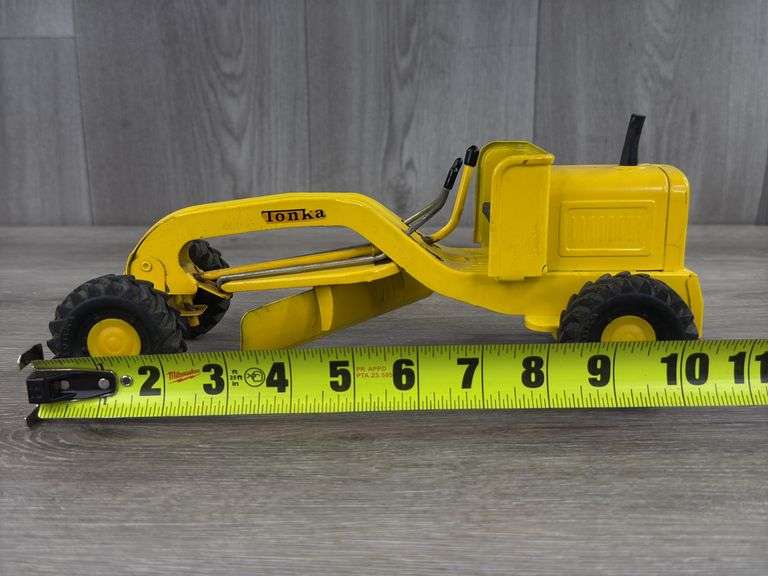 Tonka Road Grader, 11” Long