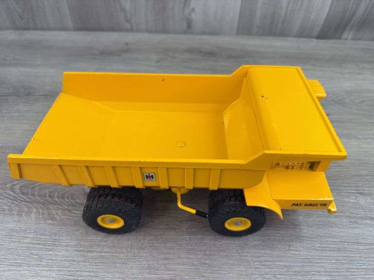 International 180 Pay Hauler, 1/24, Diamond Grille, Ertl