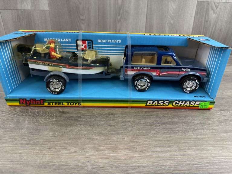 Nylint Bass Chaser, 15 1/2” Long, Metal Muscle