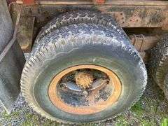 Ford 8000 w/ L3020 New Leader Spreader