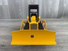 John Deere 450 Crawler W/Blade & Winch, 1/16, Ertl